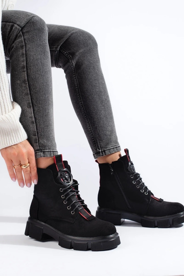 Moteriški aulinukai... 2