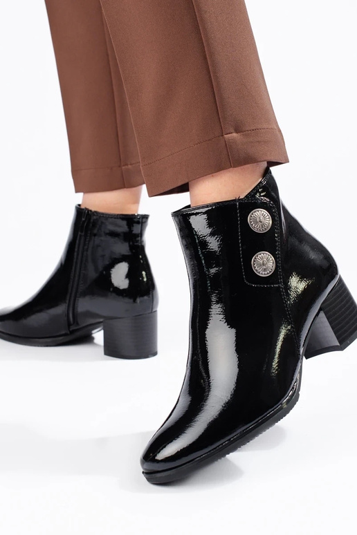 Klasikiniai lakuoti moteriški batai...