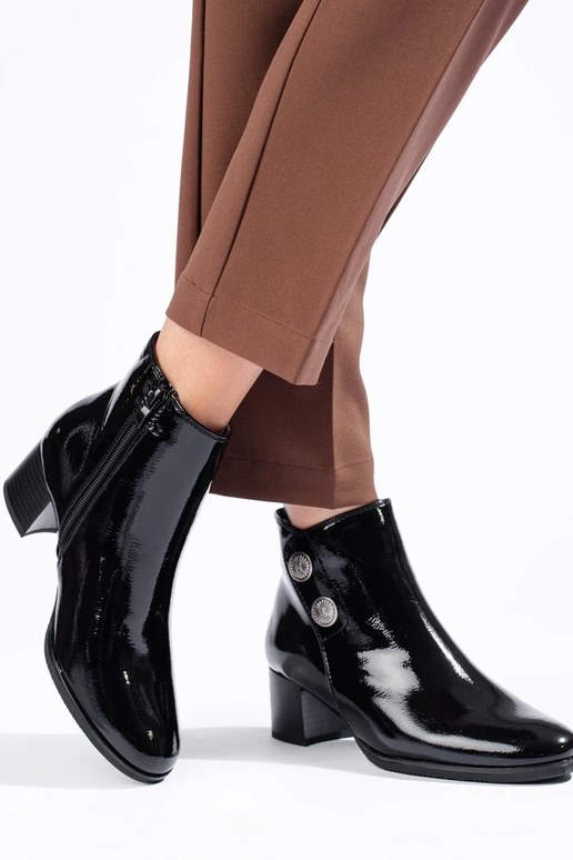 Klasikiniai lakuoti moteriški batai...