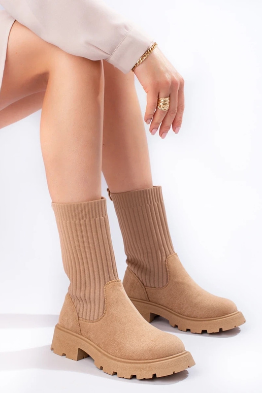 iš zomšos moteriški batai su lanksčia... iš zomšos moteriški batai su lanksčia...