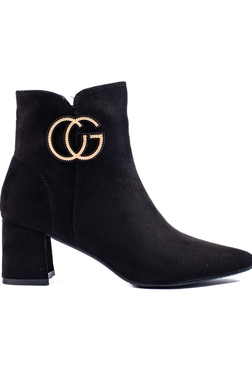 Moteriški aulinukai V formos iškirptė...