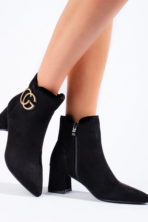 Moteriški aulinukai V formos iškirptė...