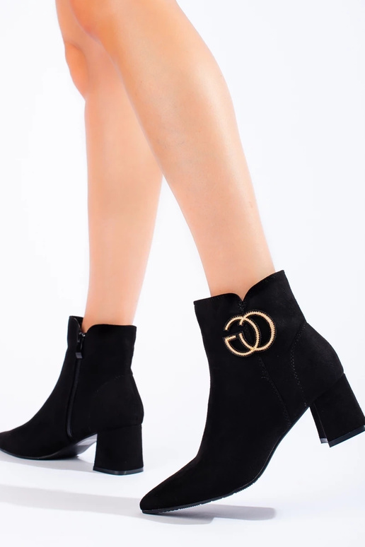 Moteriški aulinukai V formos iškirptė...