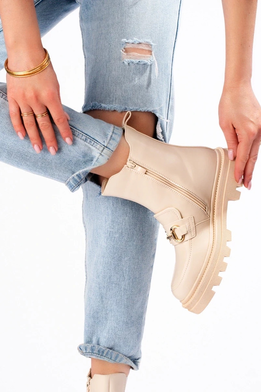 smėlio spalvos Moteriški batai su... smėlio spalvos Moteriški batai su...