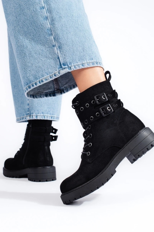 su raišteliais moteriški batai su... su raišteliais moteriški batai su...