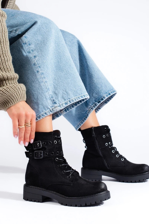 su raišteliais moteriški batai su... su raišteliais moteriški batai su...