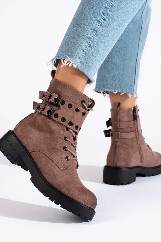 su raišteliais tamsiossmėlio spalvos...