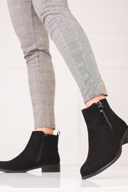 iš zomšos žemas moteriški batai