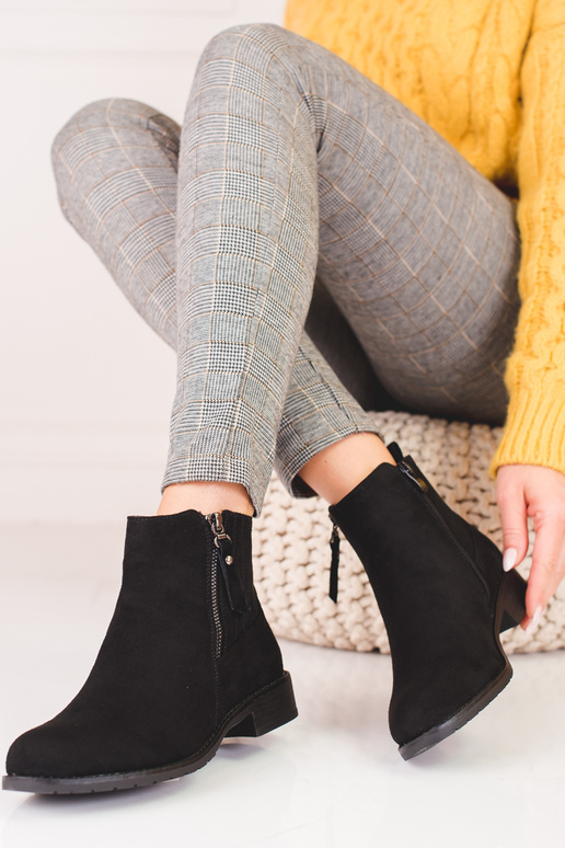 iš zomšos žemas moteriški batai