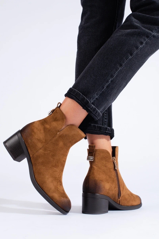 rudos spalvos moteriški batai ant... rudos spalvos moteriški batai ant...