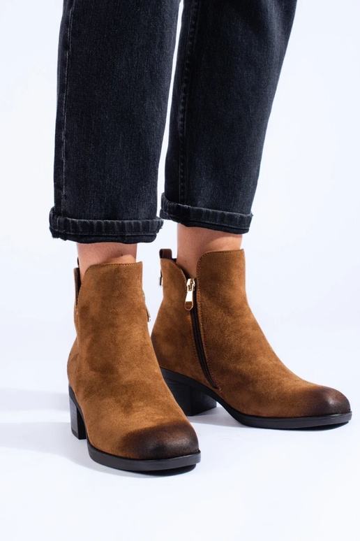 rudos spalvos moteriški batai ant... rudos spalvos moteriški batai ant...