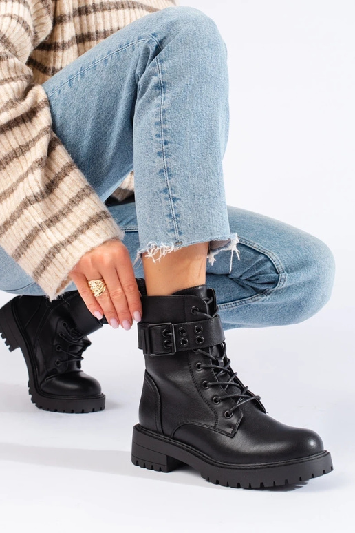 Moteriški aulinukai suvarstytas iš...