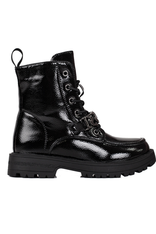 juodos spalvos suvarstytas batai... juodos spalvos suvarstytas batai...