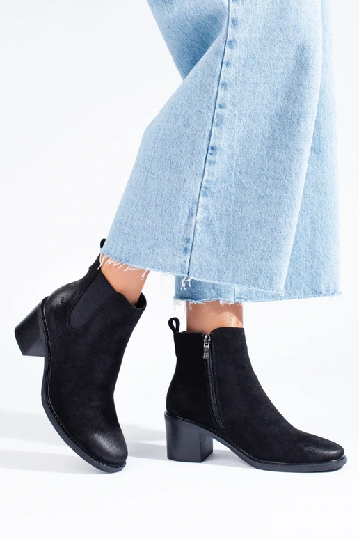 juodos spalvos Moteriški batai ant kulno juodos spalvos Moteriški batai ant kulno