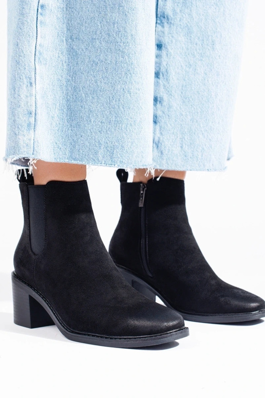 juodos spalvos Moteriški batai ant kulno juodos spalvos Moteriški batai ant kulno