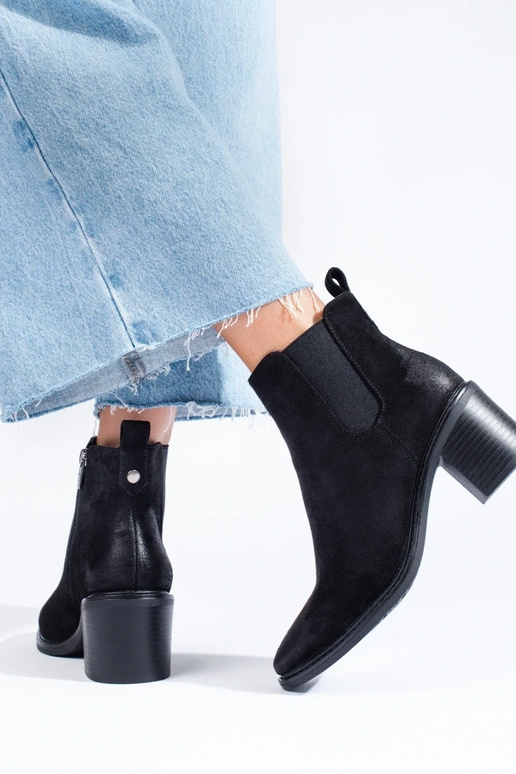 juodos spalvos Moteriški batai ant kulno juodos spalvos Moteriški batai ant kulno