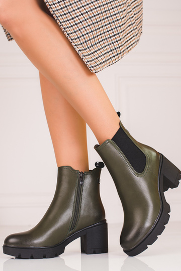 Moteriški batai ant kulno... 2