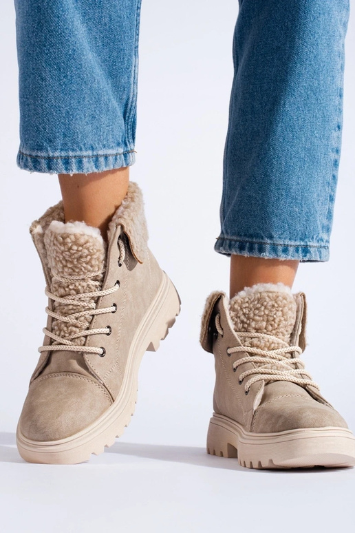 Moteriški auliniai batai su avikailiu... Moteriški auliniai batai su avikailiu...