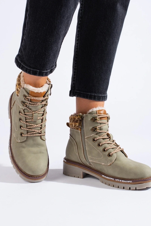 pilkos spalvos aulinukai