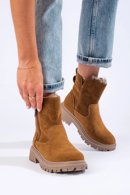 Moteriški aulinukai izoliuoti rudos...