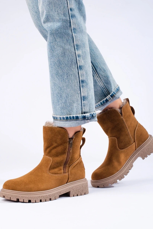 Moteriški aulinukai izoliuoti rudos...