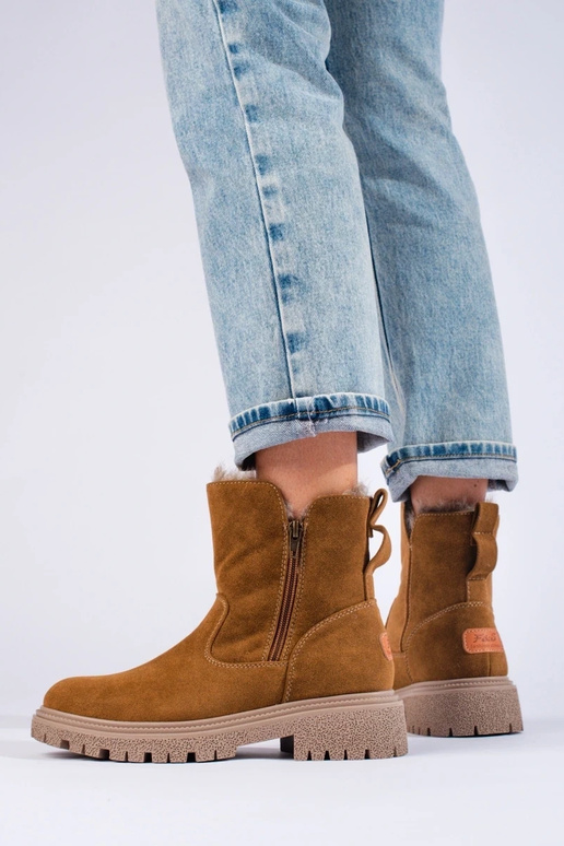 Moteriški aulinukai izoliuoti rudos...