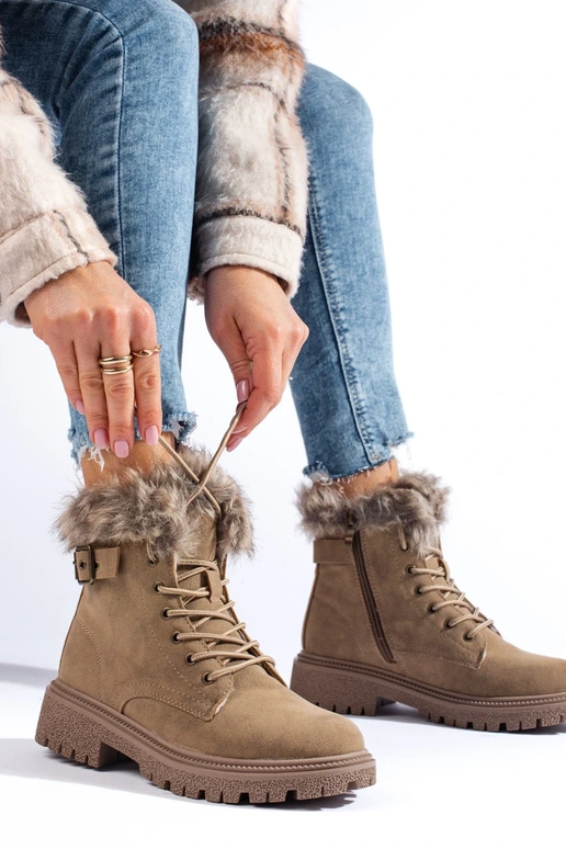 Moteriškas auliniai batai su kailiuku... Moteriškas auliniai batai su kailiuku...