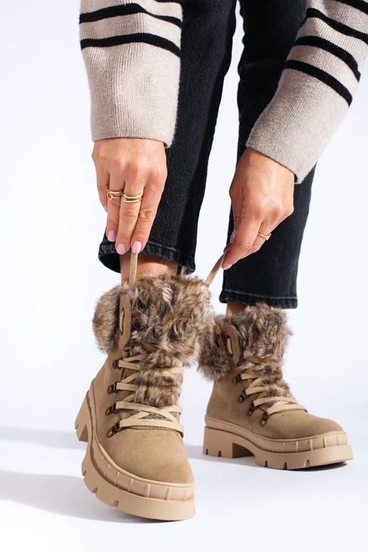 batai moterų su kailiuku rudos spalvos