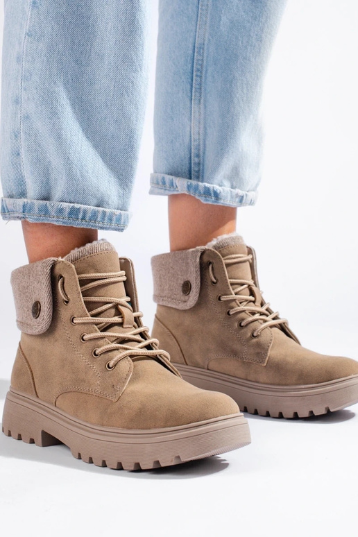 smėlio spalvos Moteriški batai... smėlio spalvos Moteriški batai...