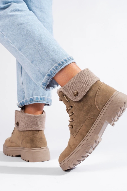 smėlio spalvos Moteriški batai... smėlio spalvos Moteriški batai...