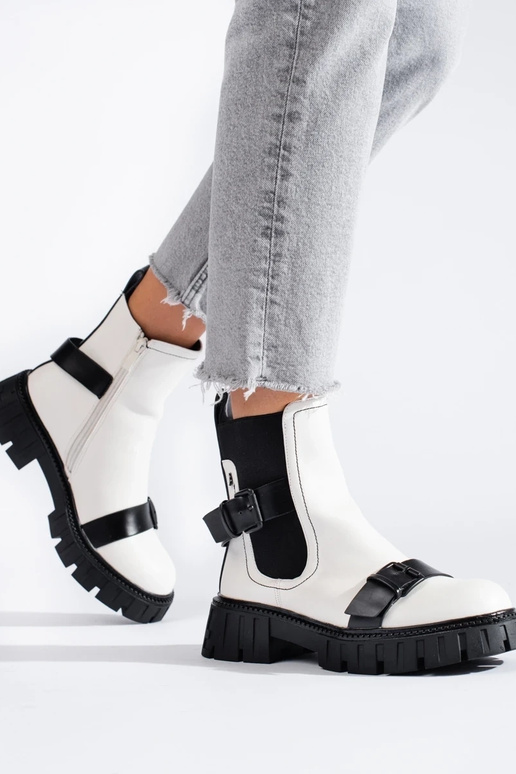 baltos spalvos Moteriški batai su... baltos spalvos Moteriški batai su...