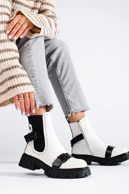 baltos spalvos Moteriški batai su... baltos spalvos Moteriški batai su...