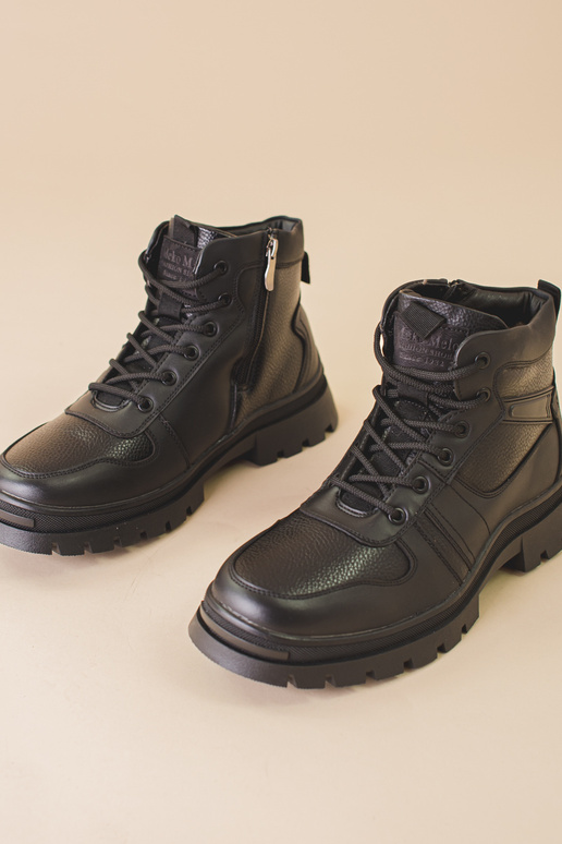 Vyriški izoliuoti batai juodos spalvos