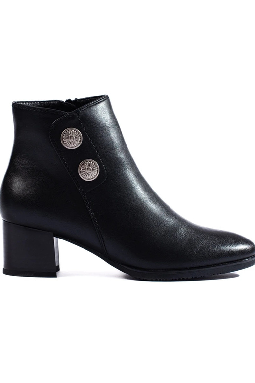 Klasikiniai juodi moteriški batai ant...