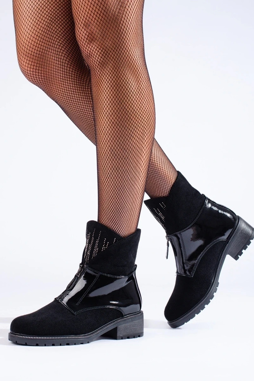 juodos spalvos iš zomšos moteriški...