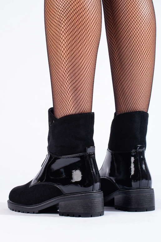 juodos spalvos iš zomšos moteriški...