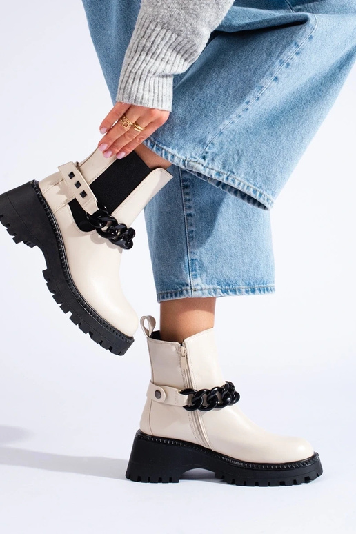 Moteriški batai su grandine smėlio... Moteriški batai su grandine smėlio...