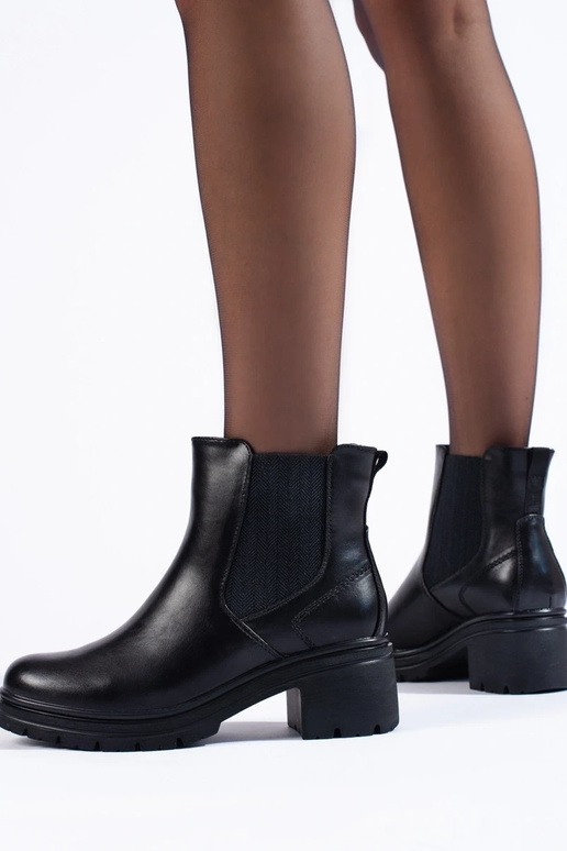 juodos spalvos Moteriški batai ant kulno juodos spalvos Moteriški batai ant kulno