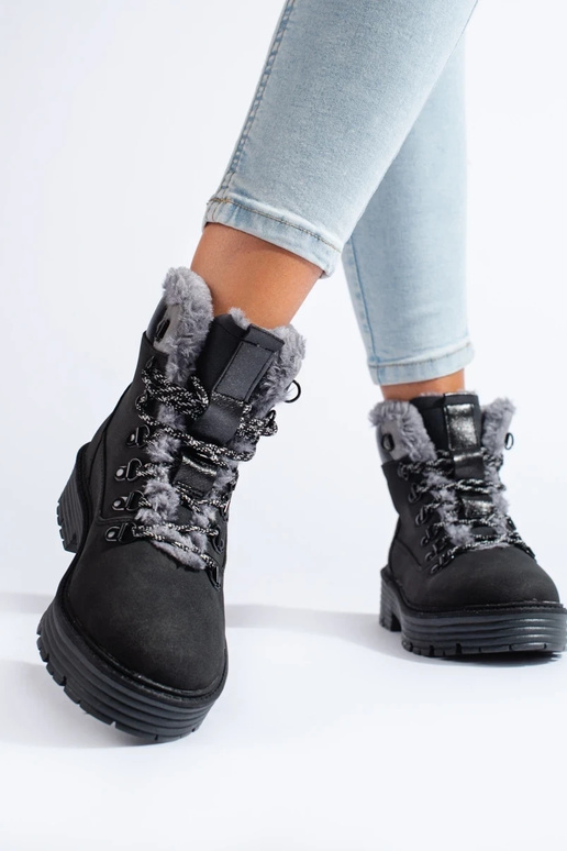 juodos spalvos Moteriški batai juodos spalvos Moteriški batai