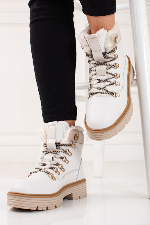 Baltos spalvos moteriški batai Baltos spalvos moteriški batai