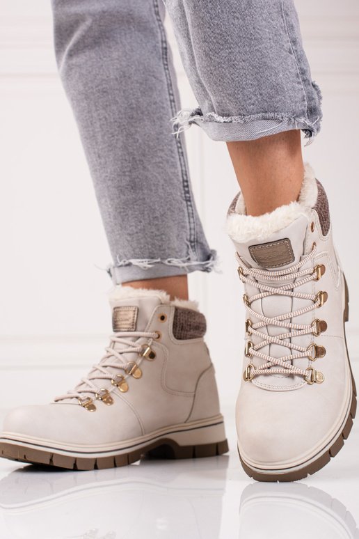 Smėlio spalvos auliniai batai iš... Smėlio spalvos auliniai batai iš...