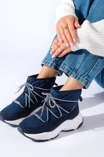 tamsiai mėlynos spalvos... 2