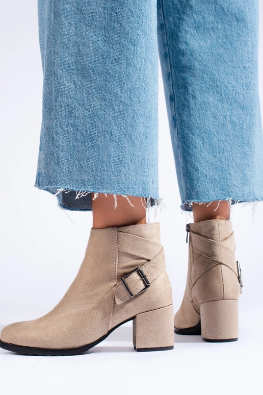 iš zomšos aulinukai moterų T.... iš zomšos aulinukai moterų T....