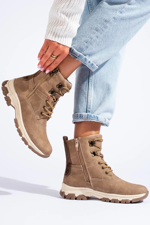 su raišteliais aulinukai su... su raišteliais aulinukai su...