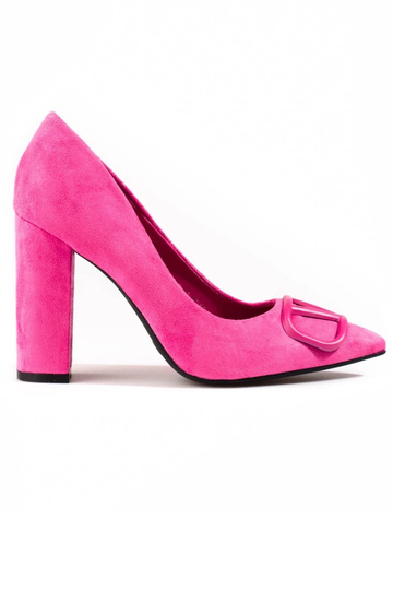 Aukštakulniai bateliai...