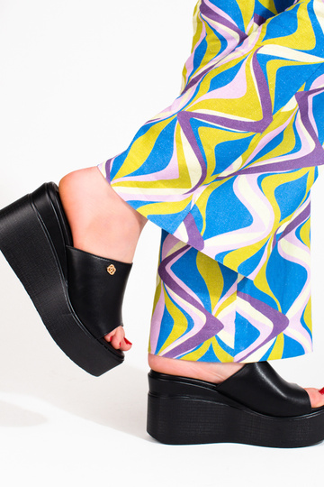 Moteriškos šlepetės juodos 2