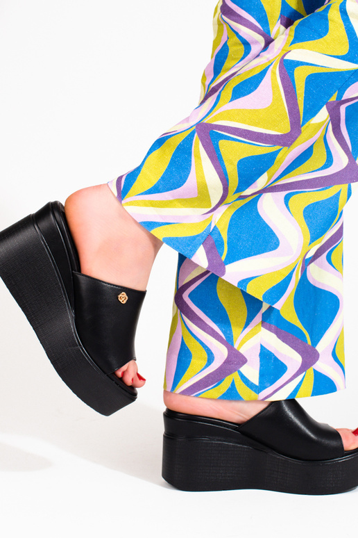 Moteriškos šlepetės juodos