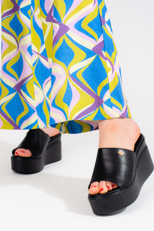 Moteriškos šlepetės juodos