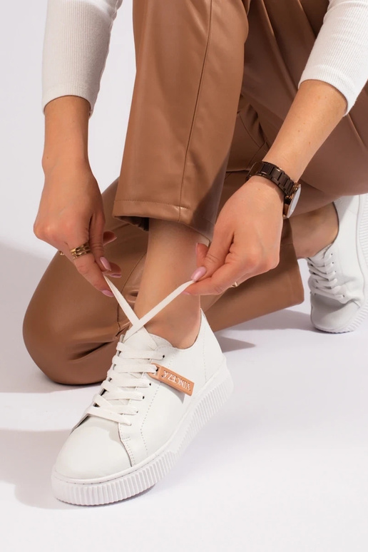 Klasikinio modelio baltos spalvos... Klasikinio modelio baltos spalvos...