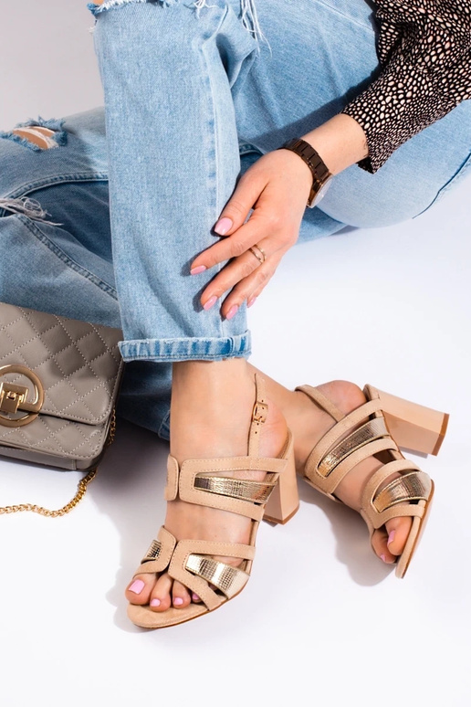 basutės  ant kulno smėlio spalvos-...